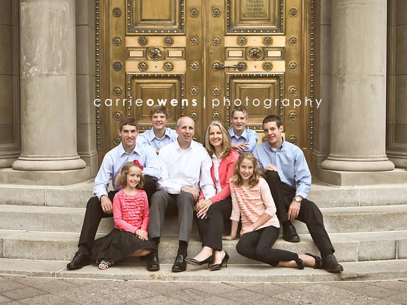 salt lake city utah family photographer carrie owens captures family of eight downtown photoshoot