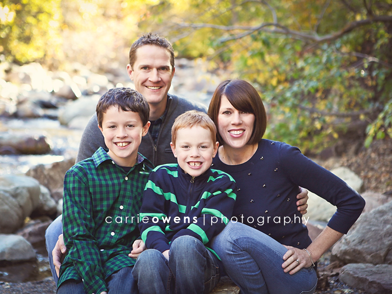 carrie owens photography captures family of four in the canyon
