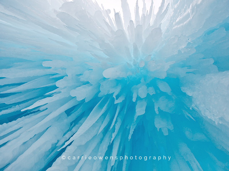salt lake city utah photographer at the midway ice castles looking up