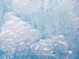 salt lake city utah photographer at the midway ice castles bubbly icicles