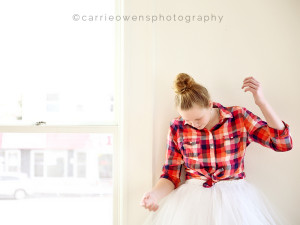 Salt Lake City Utah tween photographer Carrie Owens photographs girl in white tulle skirt and plaid shirt
