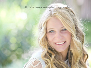 Utah high school senior photographer photographs beautiful blonde girl at the studio in Salt Lake City