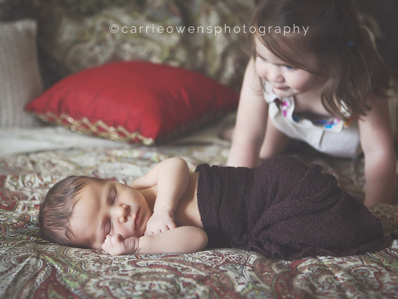 Salt Lake City Utah newborn photographer Carrie Owens photographs family and newborn at home